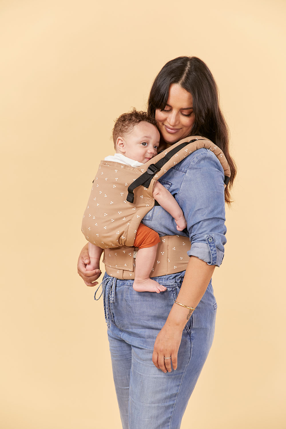 Three Dots - Free-to-Grow Baby Carrier